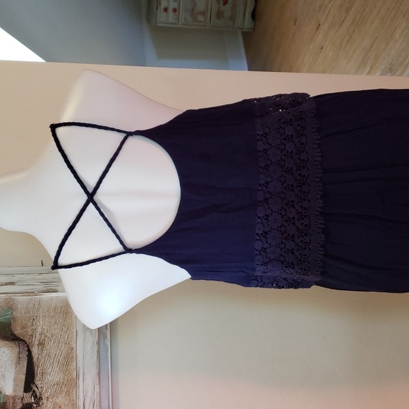 C Dress - Picture 7 of 9